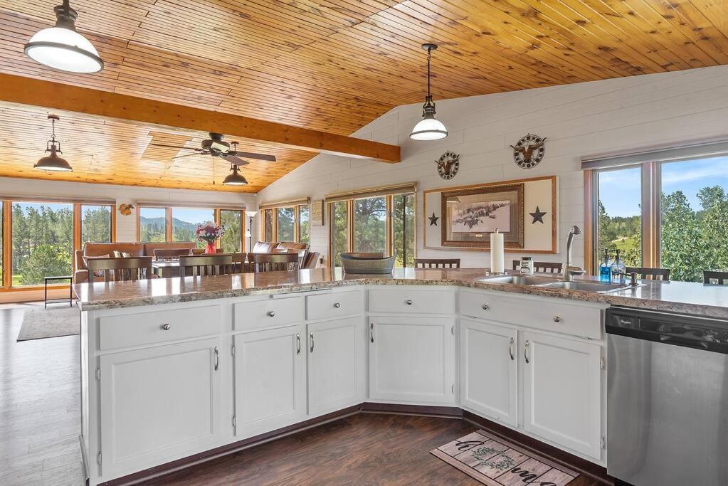 Papa'S Place On Willow Creek Custer Eksteriør billede