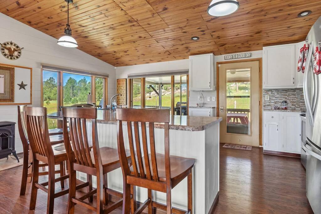 Papa'S Place On Willow Creek Custer Eksteriør billede